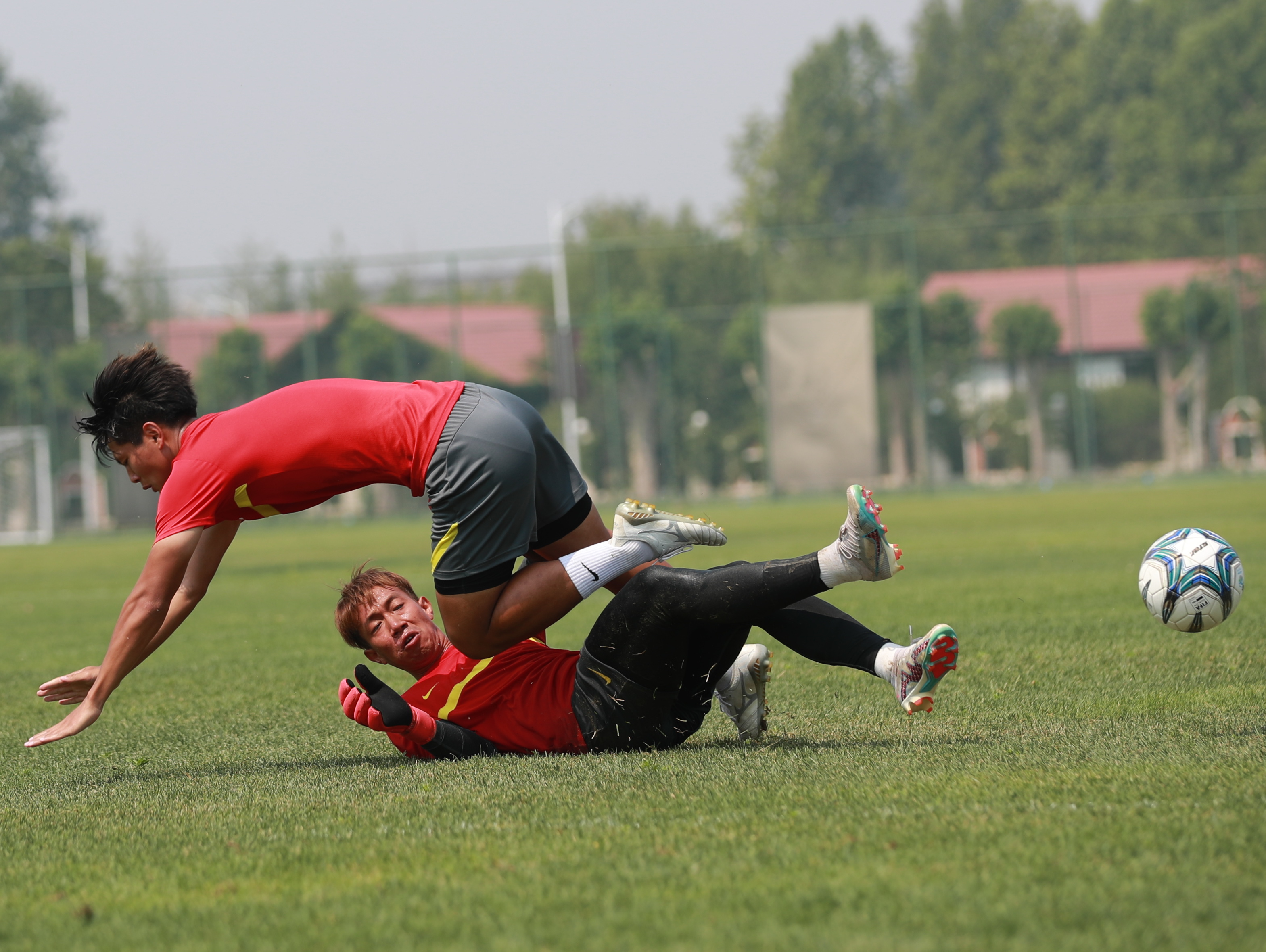 选手们在训练中积极备战体育赛事 选手们在训练中积极备战体育赛事