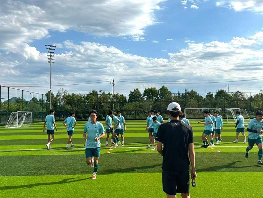 选手们在训练中积极备战体育赛事 选手们在训练中积极备战体育赛事