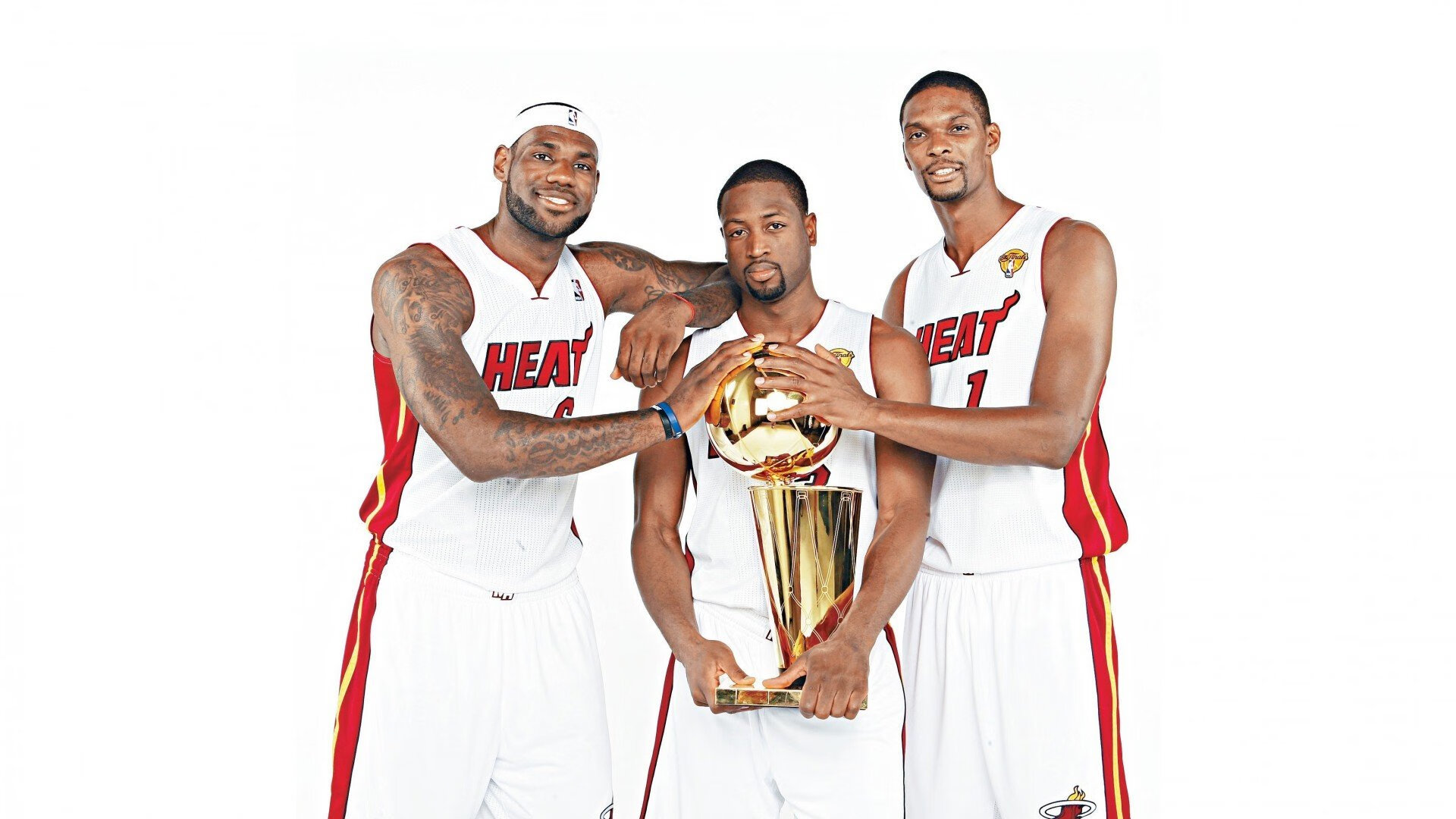 赛道与球场,布伦森关键回合不手软,F1新赛季揭幕战之夜的双重奏