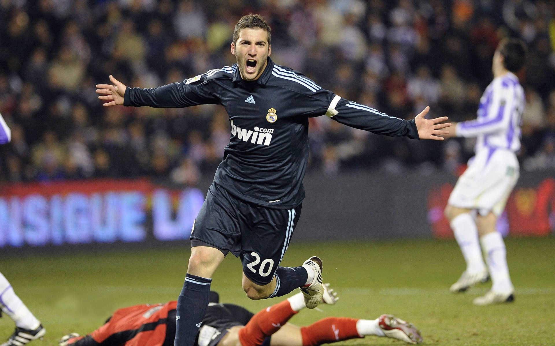 那不勒斯击败克罗地亚,本泽马成为关键先生